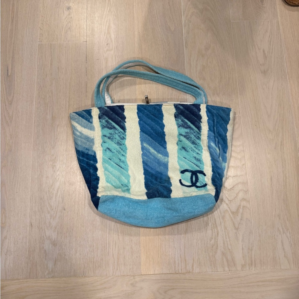 CHANEL vintage tote